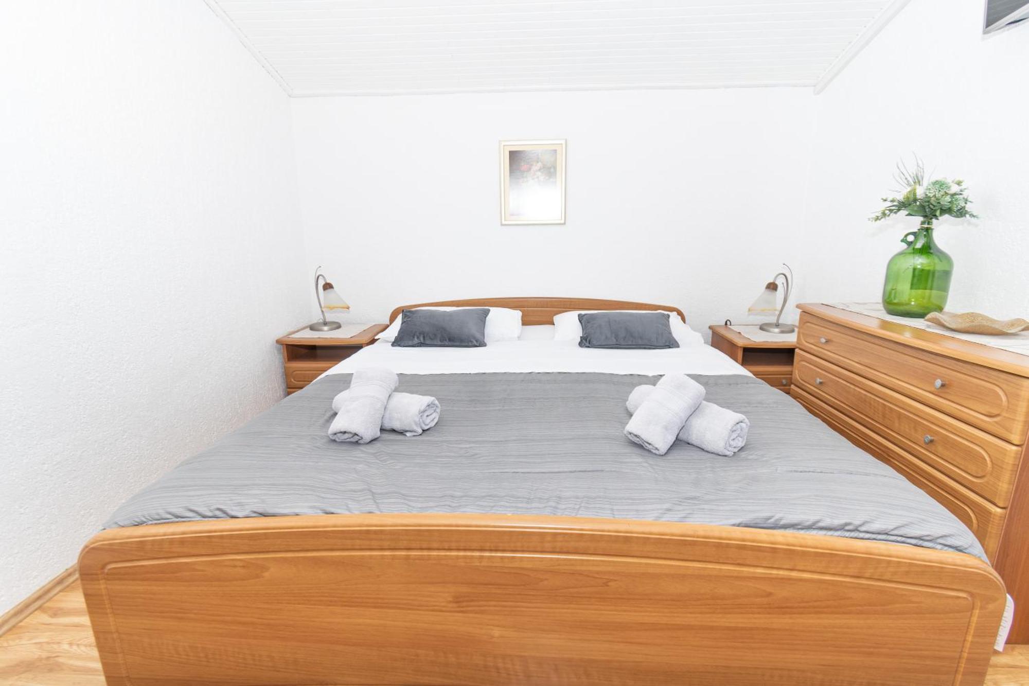 Spacious Villa For 10 With A Big Private Pool Trilj Luaran gambar