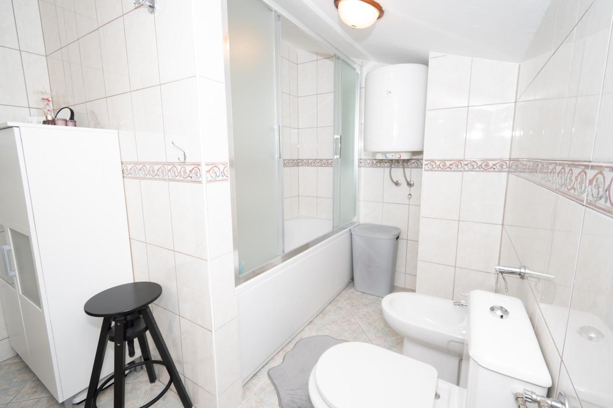 Spacious Villa For 10 With A Big Private Pool Trilj Luaran gambar