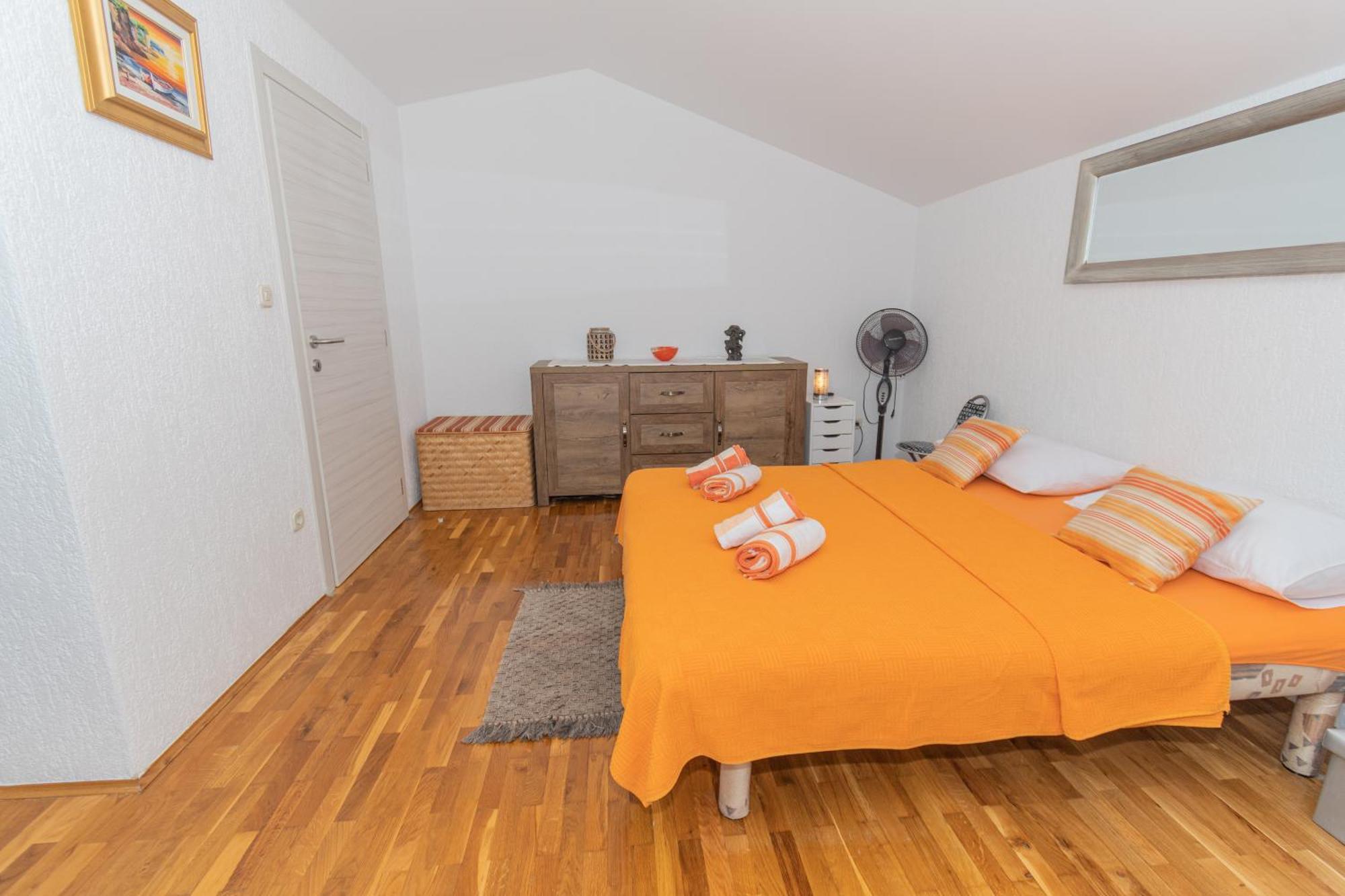 Spacious Villa For 10 With A Big Private Pool Trilj Luaran gambar