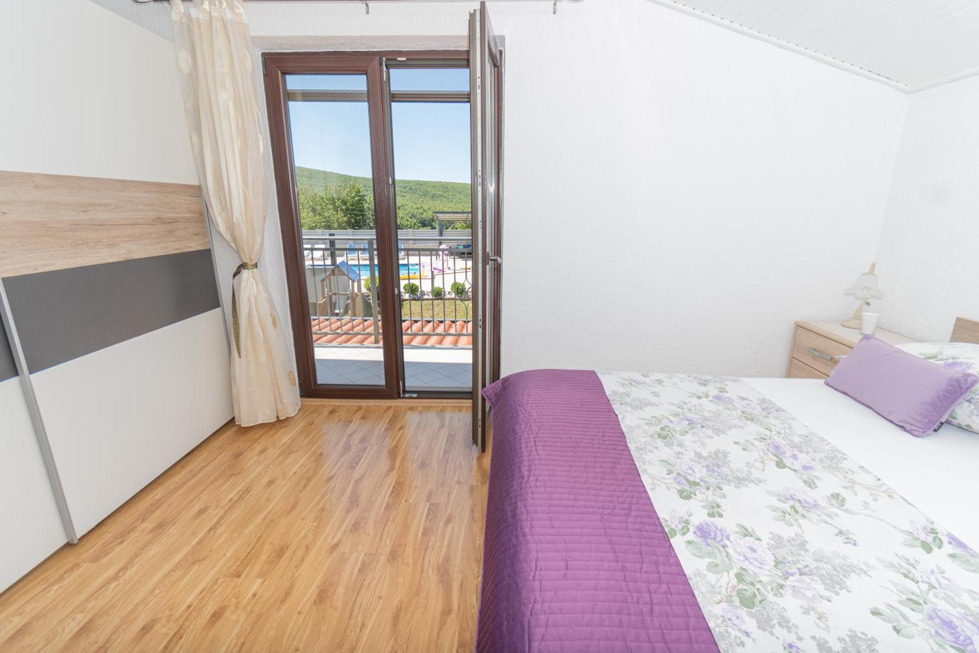 Spacious Villa For 10 With A Big Private Pool Trilj Luaran gambar