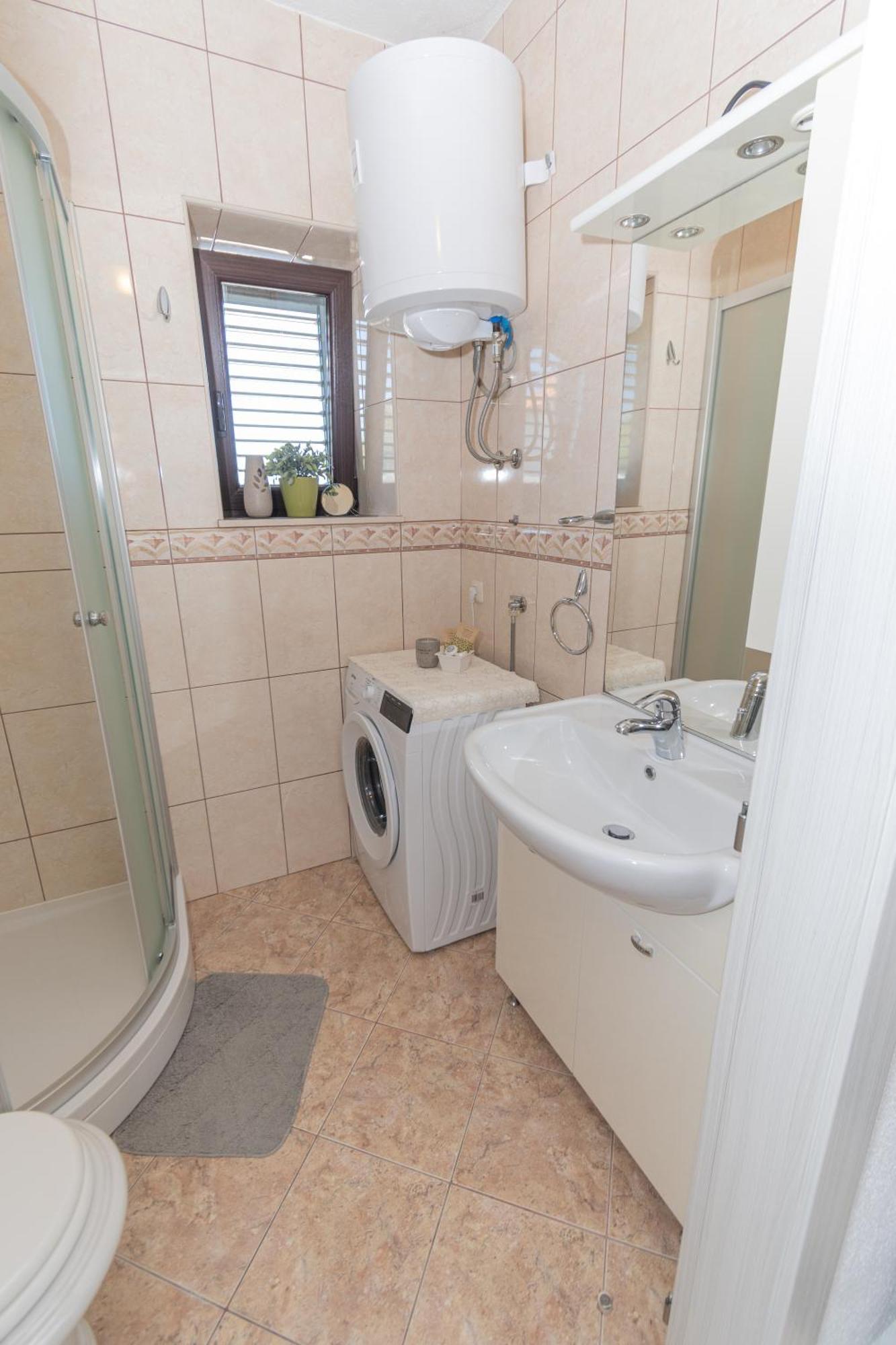 Spacious Villa For 10 With A Big Private Pool Trilj Luaran gambar