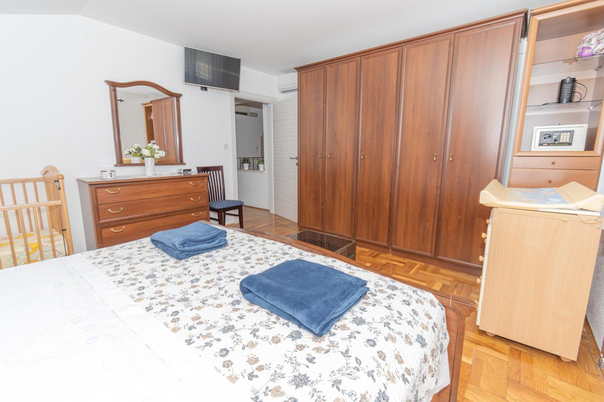Spacious Villa For 10 With A Big Private Pool Trilj Luaran gambar