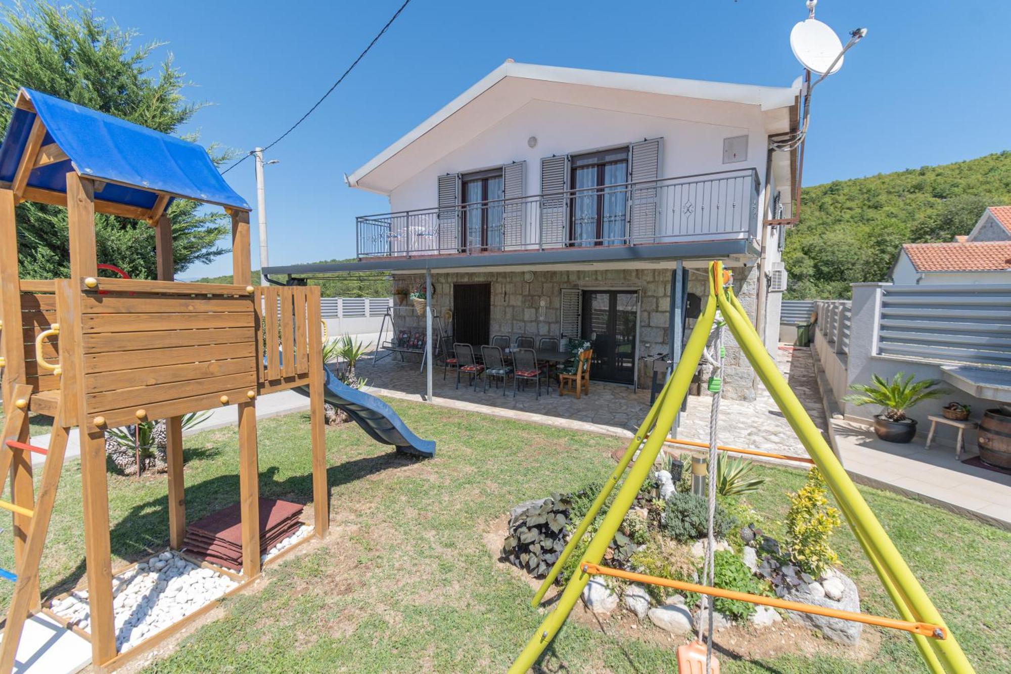Spacious Villa For 10 With A Big Private Pool Trilj Luaran gambar